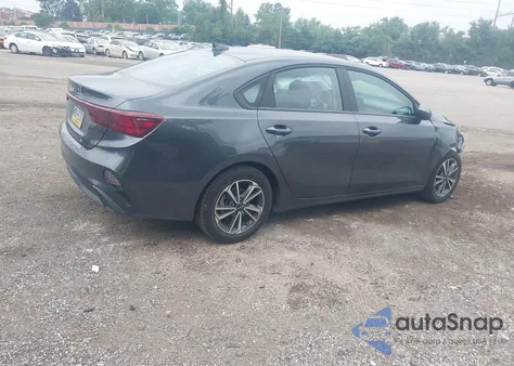 2024 Kia Forte Lxs z USA, uszkodzony, nr VIN 3KPF24AD1RE834943